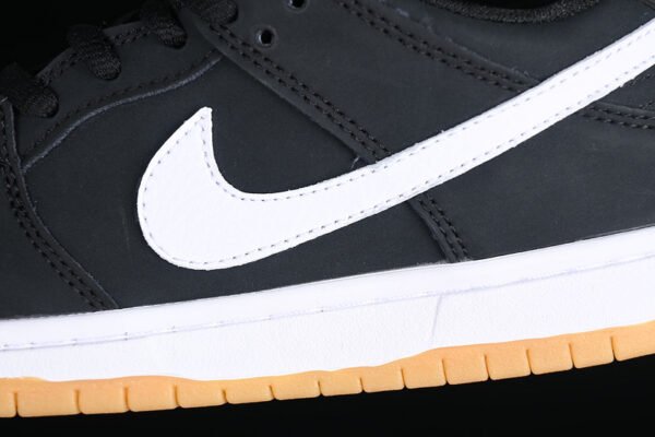 DUNK LOW SB BLACK_WHITE_BLACK_GUM LIGHT BROWN]