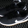 DUNK LOW SB BLACK_WHITE_BLACK_GUM LIGHT BROWN]
