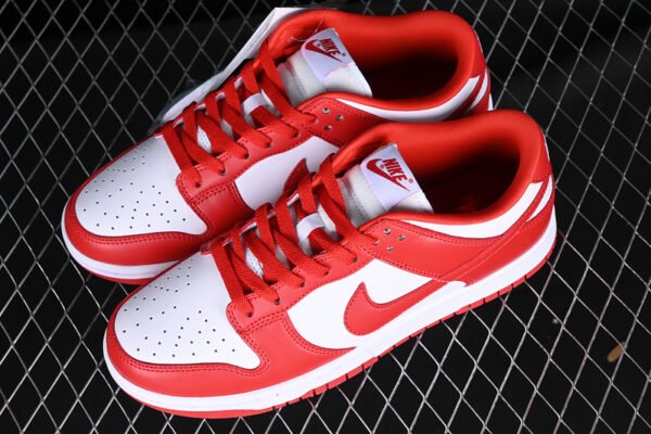 DUNK LOW RETRO SP ST JOHN S WHITE_UNIVERSITY RED