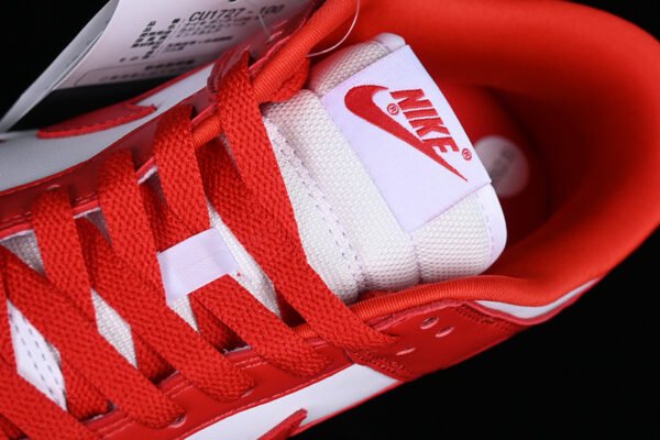 DUNK LOW RETRO SP ST JOHN S WHITE_UNIVERSITY RED