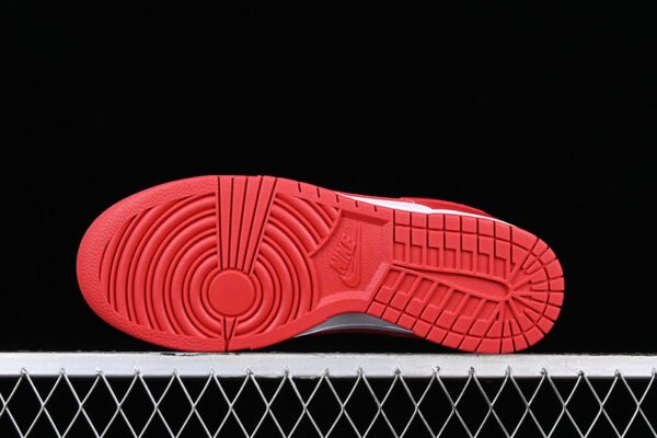 DUNK LOW RETRO SP ST JOHN S WHITE_UNIVERSITY RED