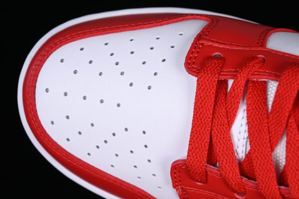 DUNK LOW RETRO SP ST JOHN S WHITE_UNIVERSITY RED