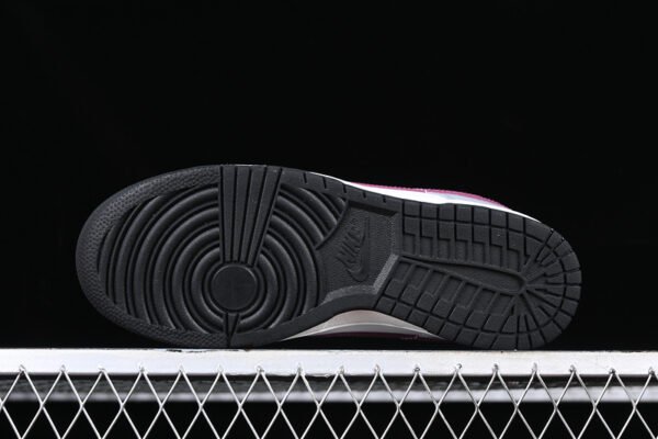 DUNK LOW PALE IVORY_REDWOOD_LIGHT SILVER_SAIL_BLACK