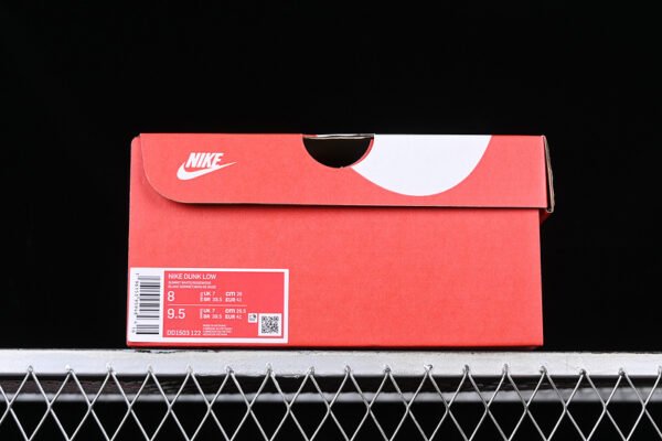 DUNK LOW PALE IVORY_REDWOOD_LIGHT SILVER_SAIL_BLACK