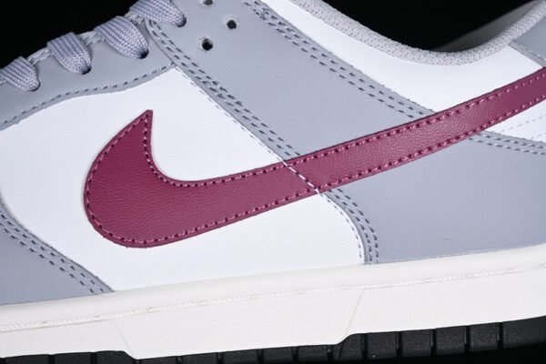 DUNK LOW PALE IVORY_REDWOOD_LIGHT SILVER_SAIL_BLACK