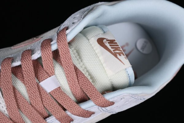 DUNK LOW PREMIUM FOSSIL ROSE PHANTOM_FOSSIL ROSE_AURA_SUMMIT WHITE