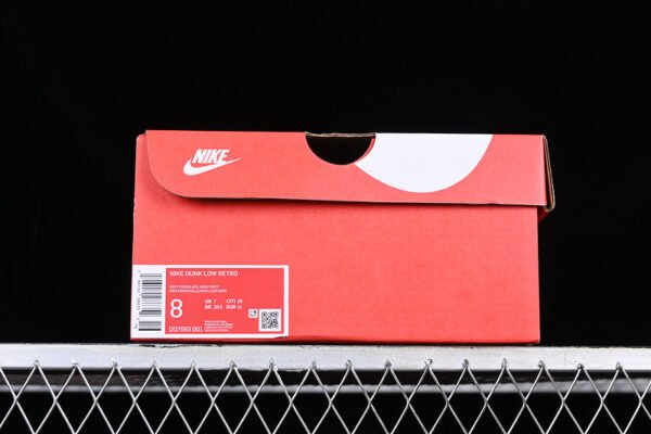 DUNK LOW CHENILLE SWOOSH GREY FOG_WOLF GREY_IRON GREY_BLACK