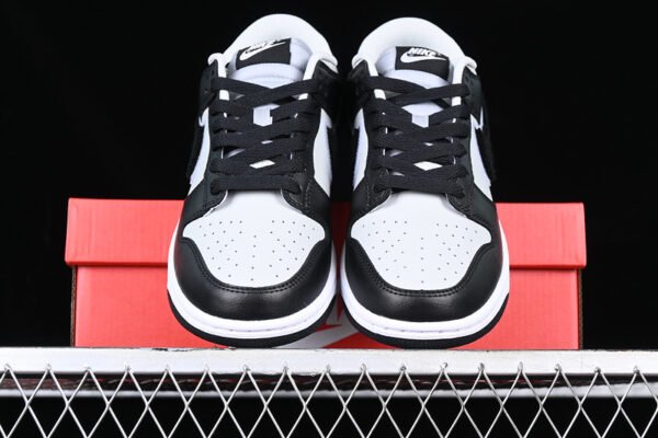 DUNK LOW CHENILLE SWOOSH GREY FOG_WOLF GREY_IRON GREY_BLACK