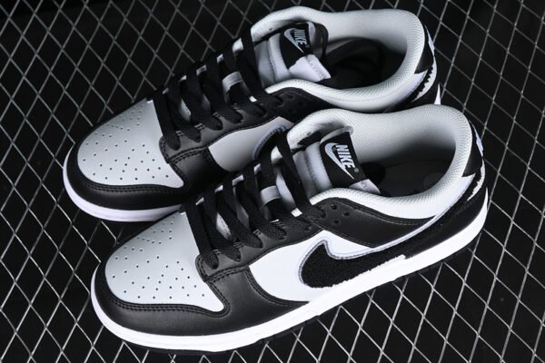 DUNK LOW CHENILLE SWOOSH GREY FOG_WOLF GREY_IRON GREY_BLACK
