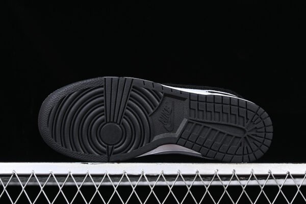 DUNK LOW CHENILLE SWOOSH GREY FOG_WOLF GREY_IRON GREY_BLACK