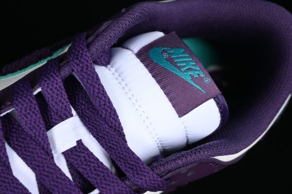 DUNK LOW CHENILLE SWOOSH SAIL_NEPTUNE GREEN_GRAND PURPLE_GRAND PURPLE