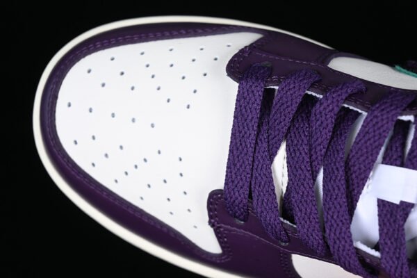 DUNK LOW CHENILLE SWOOSH SAIL_NEPTUNE GREEN_GRAND PURPLE_GRAND PURPLE