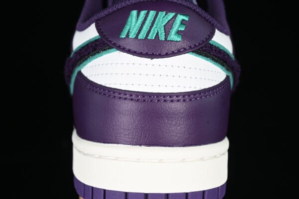 DUNK LOW CHENILLE SWOOSH SAIL_NEPTUNE GREEN_GRAND PURPLE_GRAND PURPLE