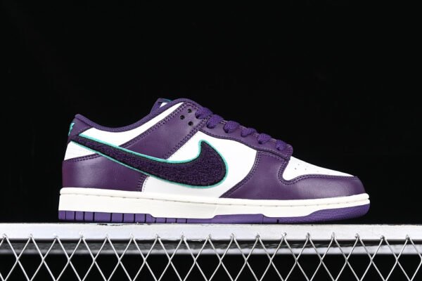 DUNK LOW CHENILLE SWOOSH SAIL_NEPTUNE GREEN_GRAND PURPLE_GRAND PURPLE