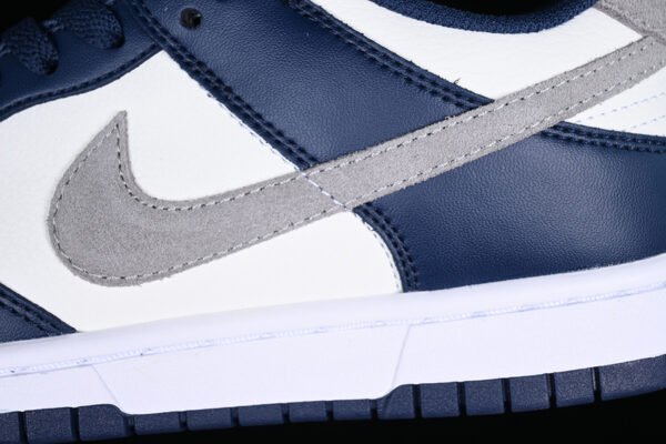 DUNK LOW MIDNIGHT NAVY_LIGHT SMOKE GREY_SUMMIT WHITE