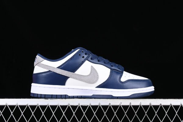 DUNK LOW MIDNIGHT NAVY_LIGHT SMOKE GREY_SUMMIT WHITE