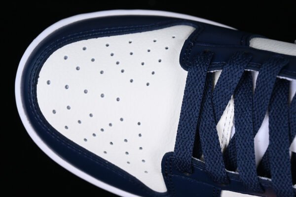 DUNK LOW MIDNIGHT NAVY_LIGHT SMOKE GREY_SUMMIT WHITE