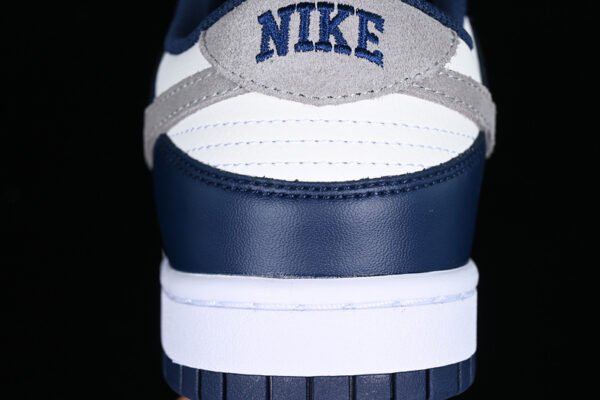 DUNK LOW MIDNIGHT NAVY_LIGHT SMOKE GREY_SUMMIT WHITE