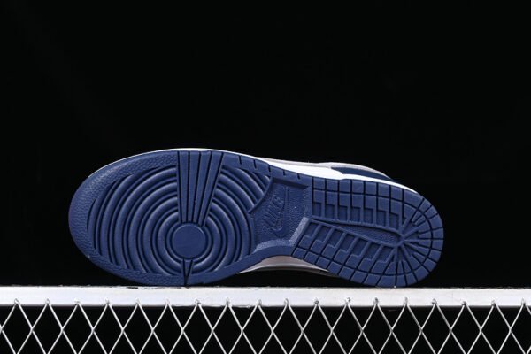 DUNK LOW MIDNIGHT NAVY_LIGHT SMOKE GREY_SUMMIT WHITE