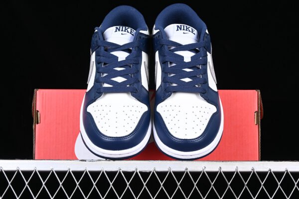 DUNK LOW MIDNIGHT NAVY_LIGHT SMOKE GREY_SUMMIT WHITE