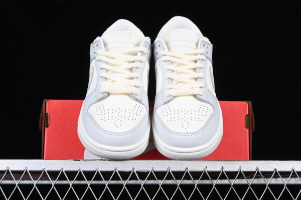 DUNK LOW NEEDLEWORK SAIL_TAWNY_METALLIC SILVER_PHOTON DUST