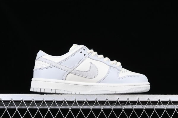 DUNK LOW NEEDLEWORK SAIL_TAWNY_METALLIC SILVER_PHOTON DUST