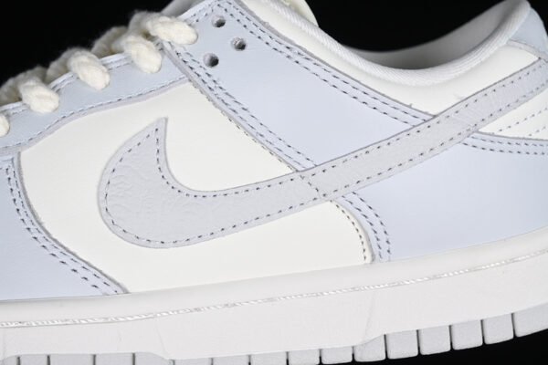 DUNK LOW NEEDLEWORK SAIL_TAWNY_METALLIC SILVER_PHOTON DUST