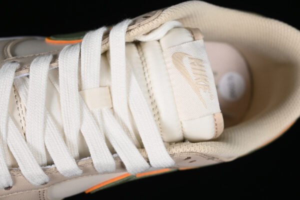 DUNK LOW PALE IVORY_OIL GREEN_WHITE_LASER ORANGE_SANDDRIFT