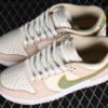 DUNK LOW PALE IVORY_OIL GREEN_WHITE_LASER ORANGE_SANDDRIFT