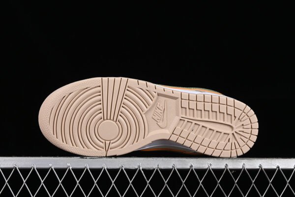 DUNK LOW PALE IVORY_OIL GREEN_WHITE_LASER ORANGE_SANDDRIFT