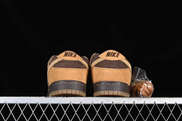 DUNK LOW PRO SB BAROQUE BROWN_HAY-MAPLE