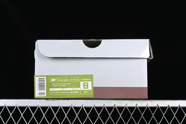 DUNK LOW PRO SB BAROQUE BROWN_HAY-MAPLE