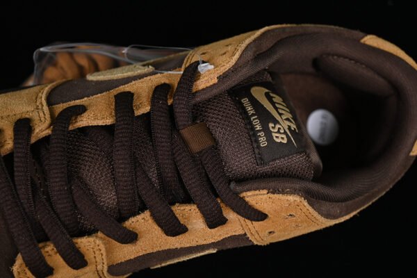 DUNK LOW PRO SB BAROQUE BROWN_HAY-MAPLE