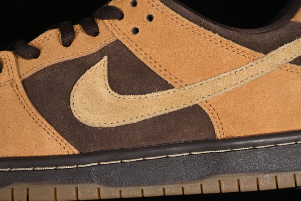 DUNK LOW PRO SB BAROQUE BROWN_HAY-MAPLE