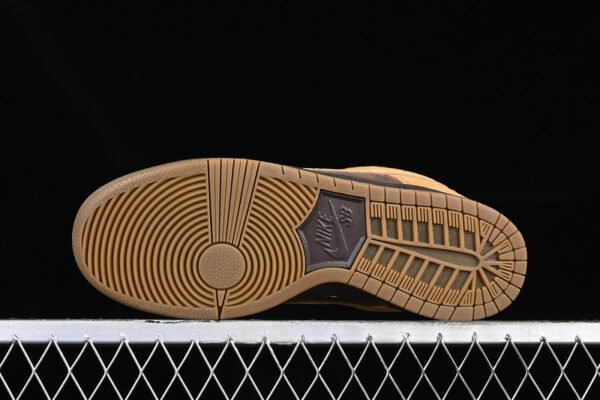 DUNK LOW PRO SB BAROQUE BROWN_HAY-MAPLE