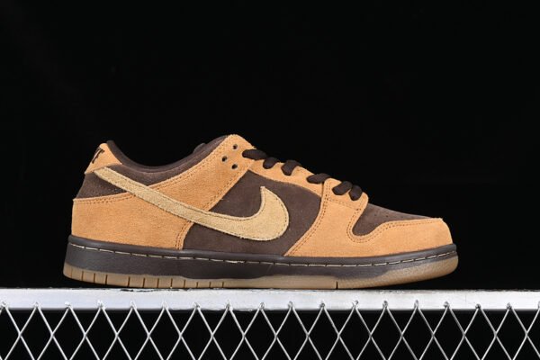 DUNK LOW PRO SB BAROQUE BROWN_HAY-MAPLE