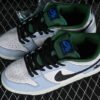 DUNK LOW PREMIUM SB MAPLE LEAF DOVE GREY_GORGE GREEN_BLACK