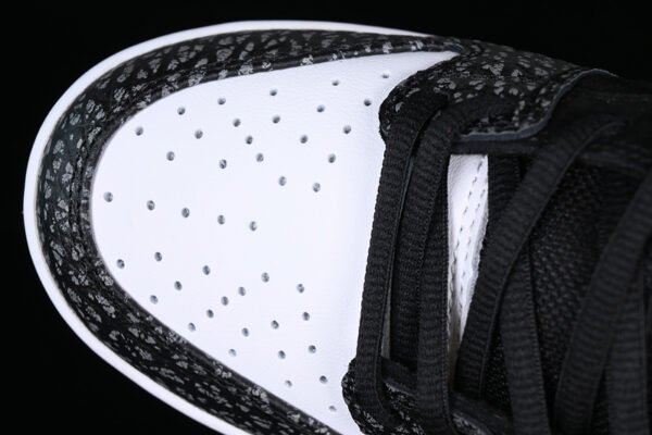 DUNK LOW PRO SB ATMOS ELEPHANT MEDIUM GREY_BLACK_WHITE_CLEAR JADE