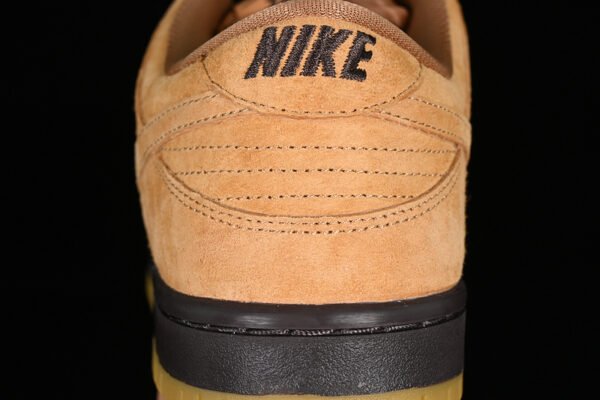 DUNK LOW PRO SB WHEAT MOCHA FLAX_FLAX_BAROQUE BROWN_GUM LIGHT BROWN