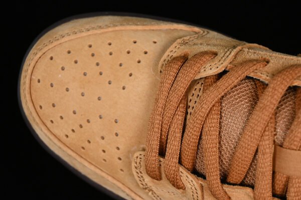 DUNK LOW PRO SB WHEAT MOCHA FLAX_FLAX_BAROQUE BROWN_GUM LIGHT BROWN