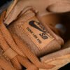 DUNK LOW PRO SB WHEAT MOCHA FLAX_FLAX_BAROQUE BROWN_GUM LIGHT BROWN