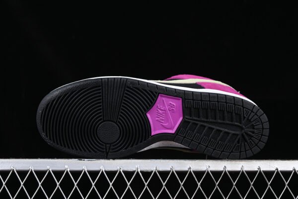 DUNK LOW PRO SB RED PLUM_BLACK_TAXI_CITRON