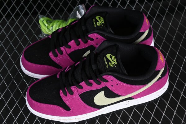 DUNK LOW PRO SB RED PLUM_BLACK_TAXI_CITRON