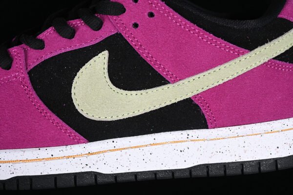 DUNK LOW PRO SB RED PLUM_BLACK_TAXI_CITRON