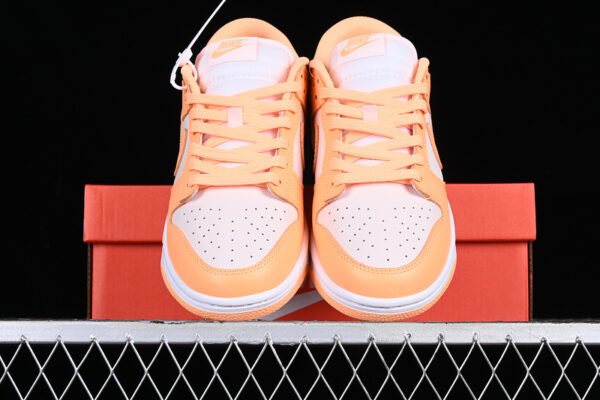 DUNK LOW PEACH CREAM_WHITE_PEACH CREAM