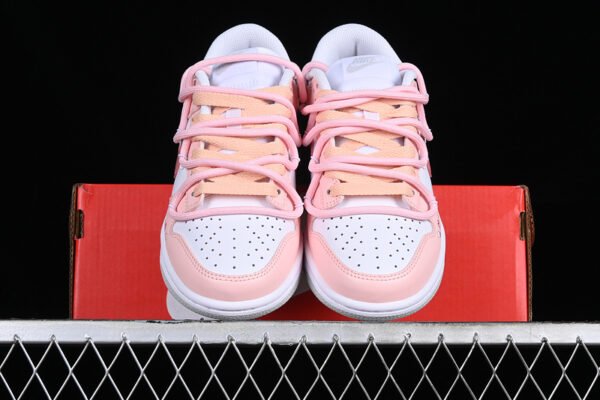 DUNK LOW SB LOW TOP CASUAL SNEAKERS WHITE_PINK