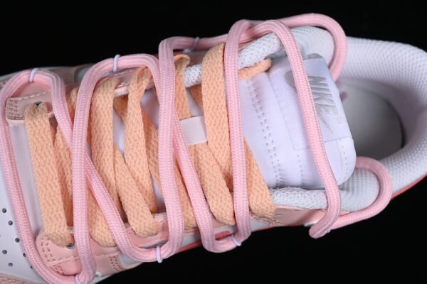 DUNK LOW SB LOW TOP CASUAL SNEAKERS WHITE_PINK