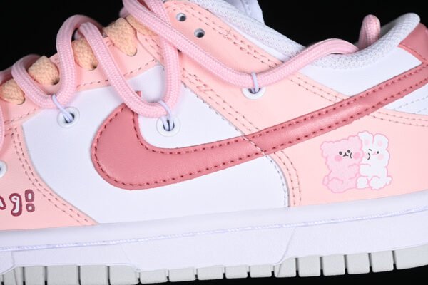 DUNK LOW SB LOW TOP CASUAL SNEAKERS WHITE_PINK