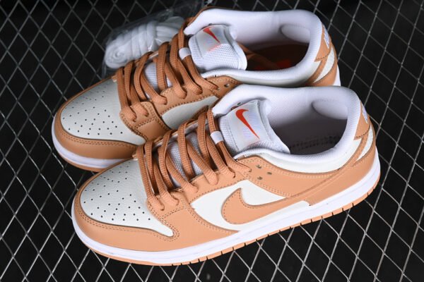 DUNK LOW PRO ISO SB LIGHT COGNAC_LIGHT COGNAC_WHITE