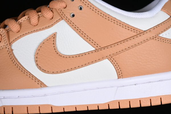 DUNK LOW PRO ISO SB LIGHT COGNAC_LIGHT COGNAC_WHITE